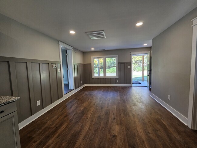 Foto del edificio - 2113 Delview Rd