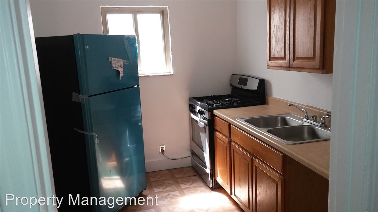 Primary Photo - 757 E Warrington Ave