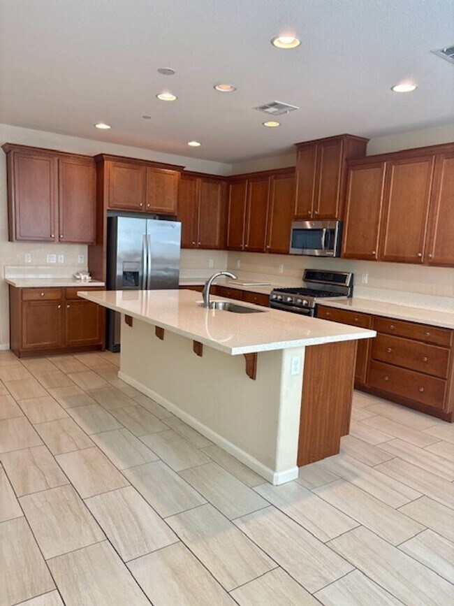 Building Photo - Beautiful two-story home in Inspirada with...