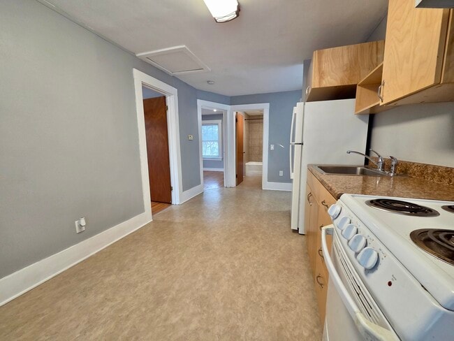 Building Photo - 64 Tryon Park