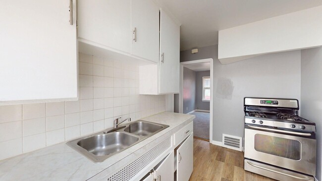 Building Photo - 3604 W.130th