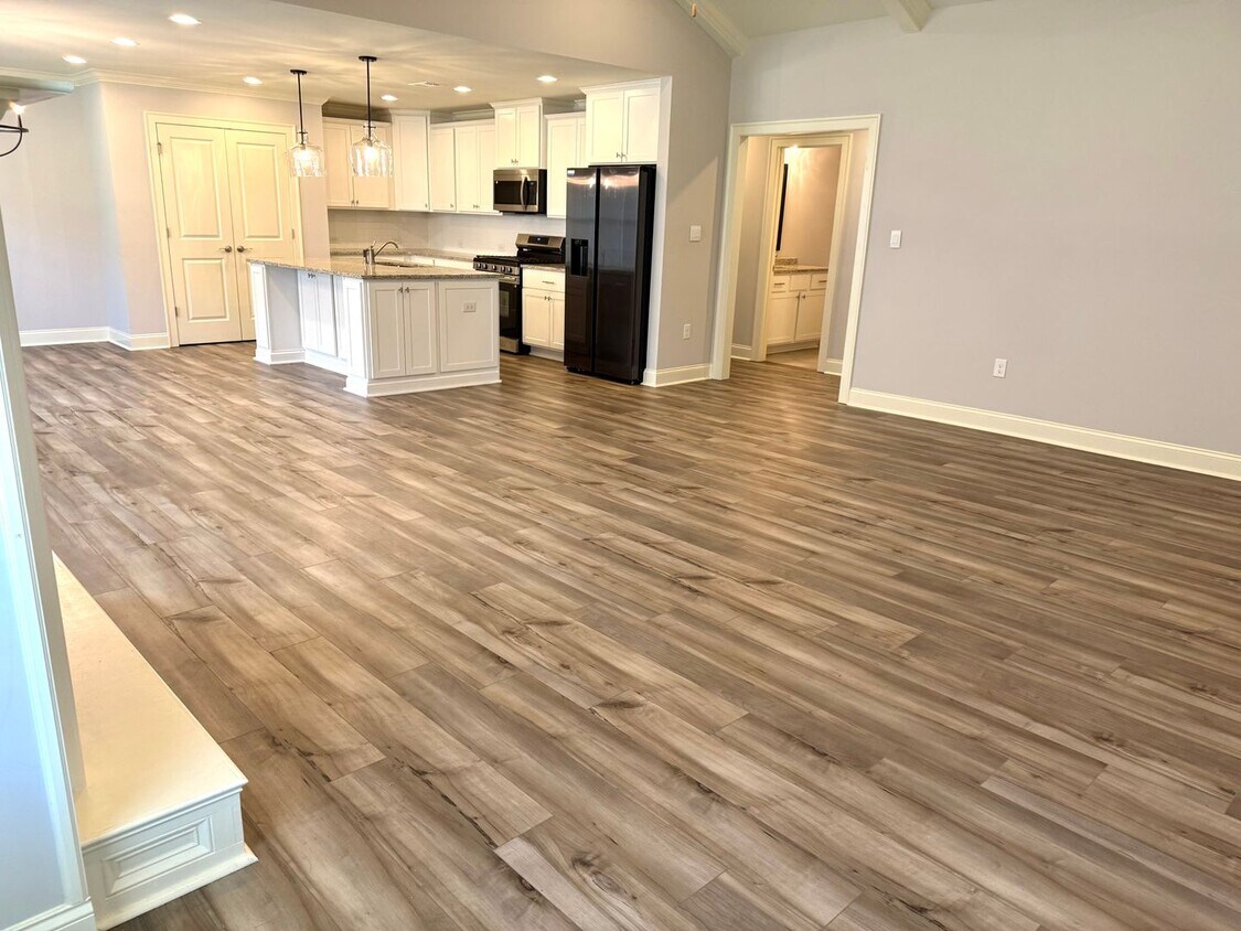 Primary Photo - Wonderful 4 bedroom home