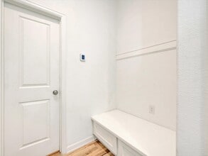 Building Photo - 10630 Cabot Trl