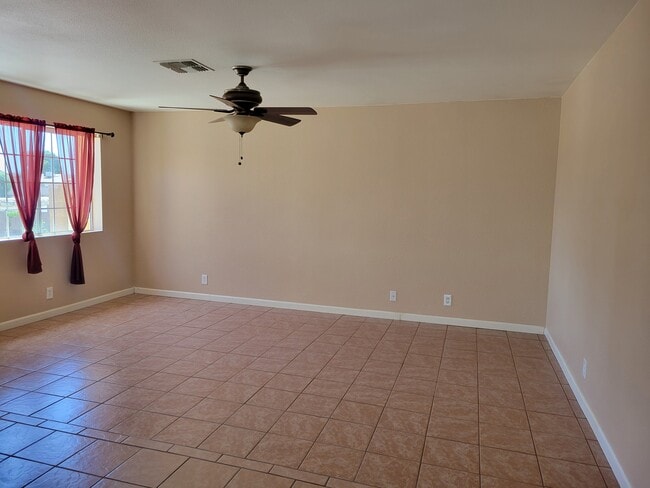 Building Photo - 2146 S 47th Ave