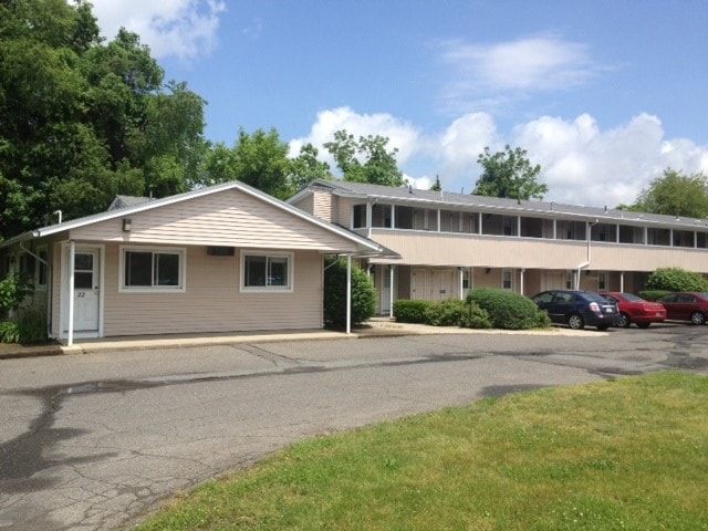 Exterior - College Inn Apartments