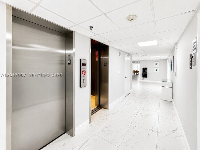 Building Photo - 3221 S Ocean Blvd
