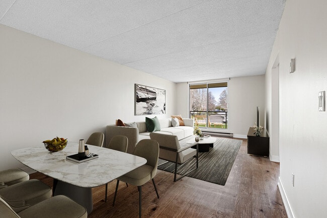 Photo du bâtiment - Newcourt Fields I & II