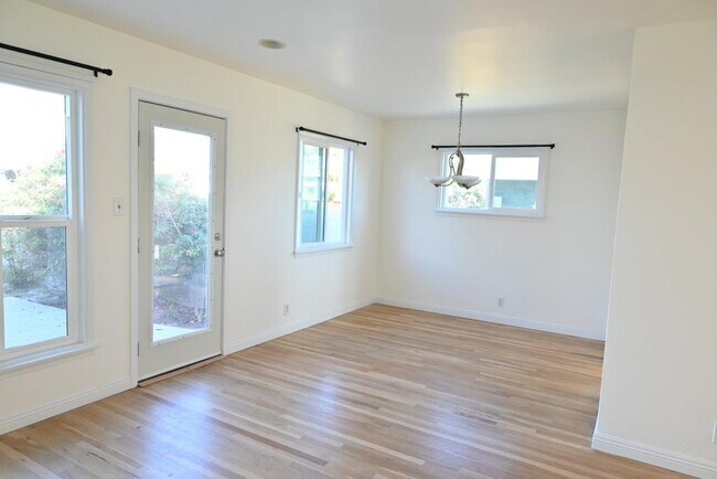 Foto del edificio - 14822 Fonthill Ave