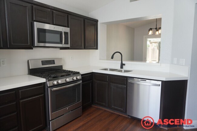 Foto del edificio - Beautiful Home Located in Rosedale!