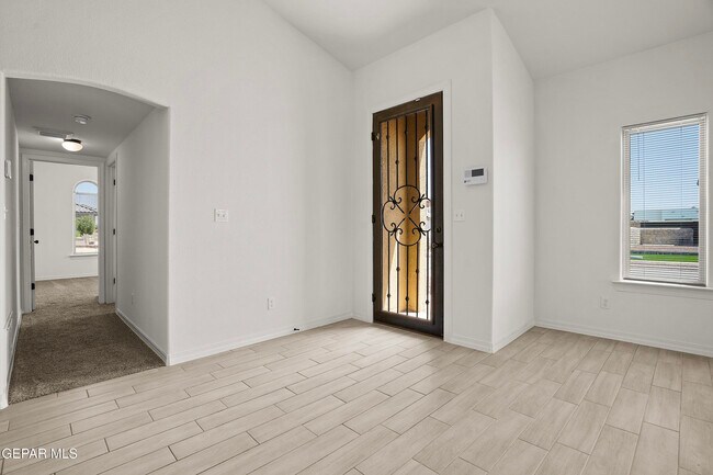 Building Photo - 901 Betton Pl