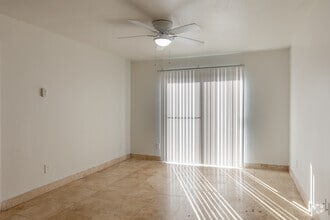 1BR,1BA-590SF-Living Room - Cityscape Apartments