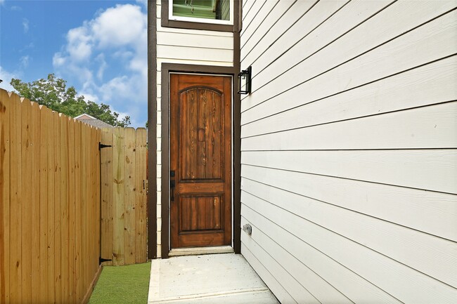 Foto del edificio - 7938 Angus St