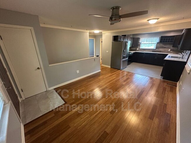 Foto del edificio - 10218 W 53rd St