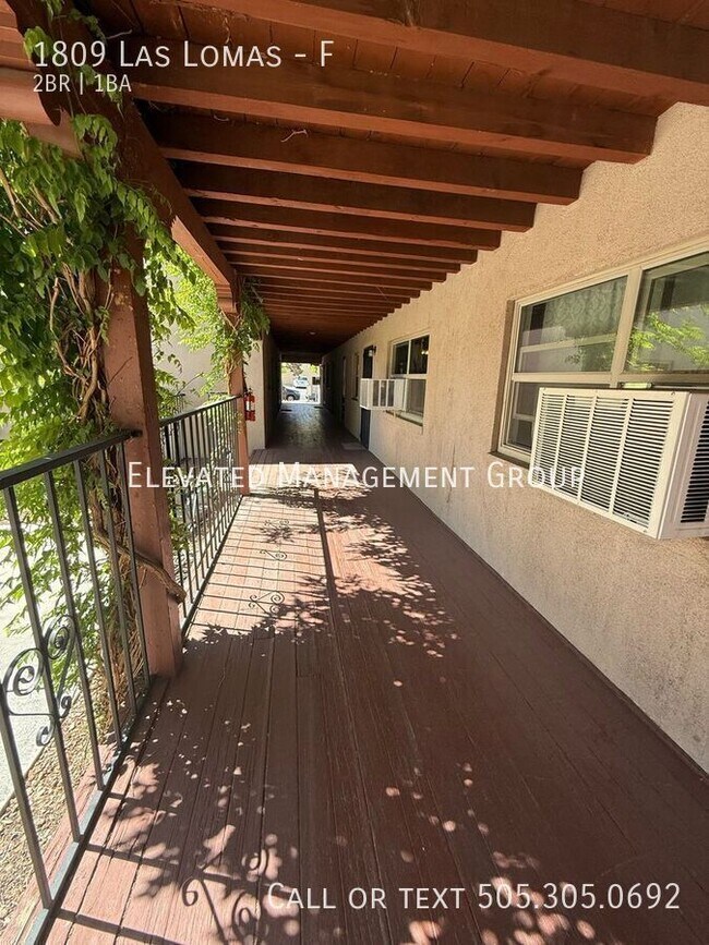 Foto del edificio - 1809 Las Lomas Rd NE