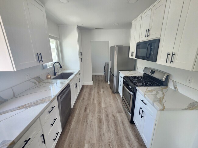 Foto del edificio - 13542 Hamlin St