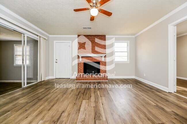 Foto del edificio - 114 Ravenwood Way