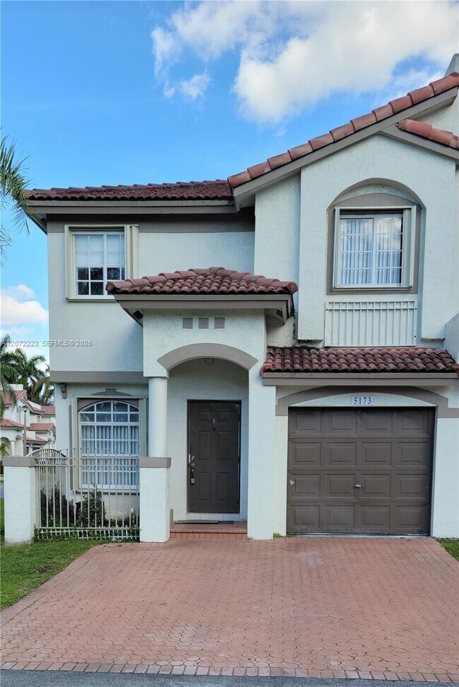 Foto del edificio - 5173 NW 114th Pl