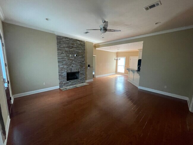 Building Photo - 219 Brigade Ave