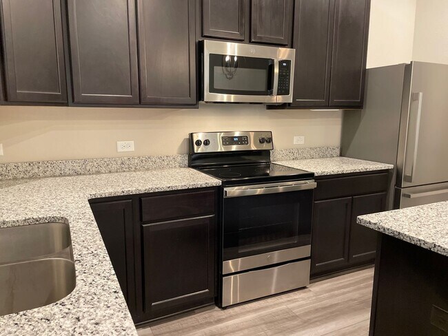 Foto del edificio - Available Now! 3 bed, 2 bath, Park Meadows...