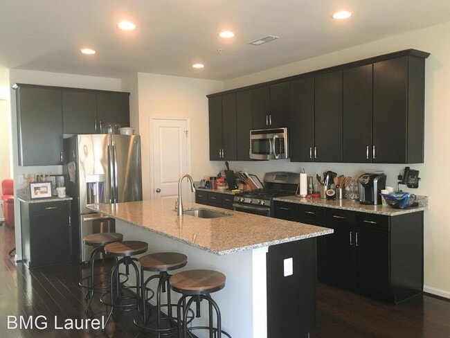 Building Photo - 3 br, 2.5 bath House - 1121 Red Hawk Way