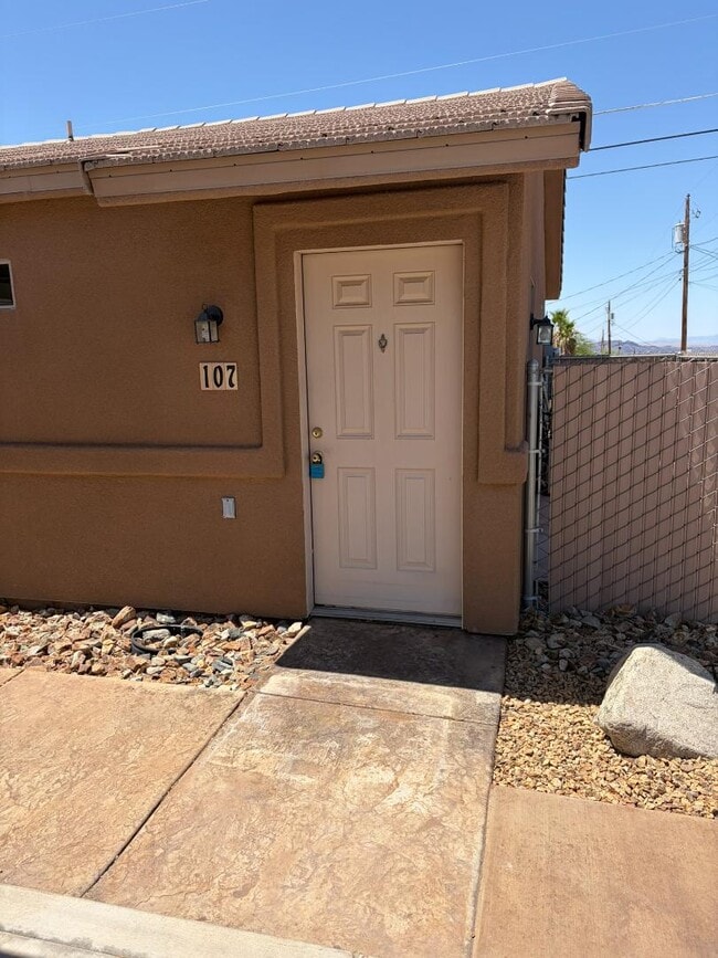 Building Photo - 1291 Vaquero Dr