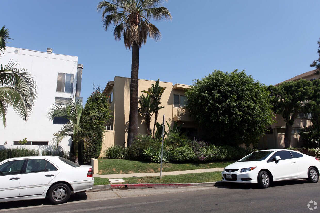 Foto del edificio - 11921 Goshen Ave