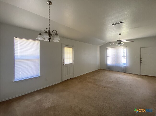 Foto del edificio - 2802 Ashley Dr