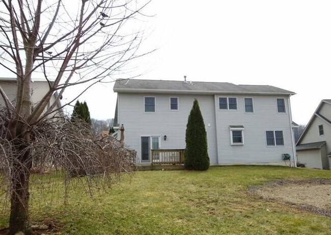Building Photo - 317 Sycamore Ln