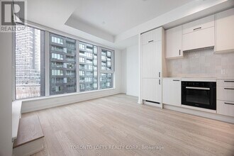 Building Photo - 1 Quarrington Lane