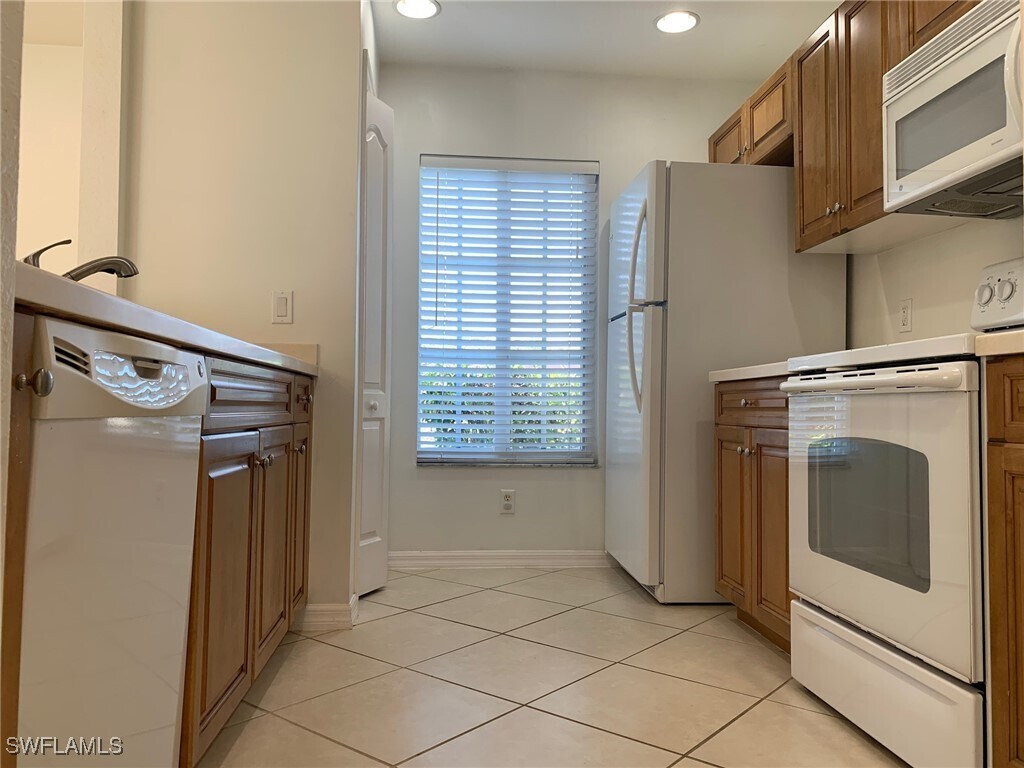 Foto principal - 12020 Rain Brook Ave