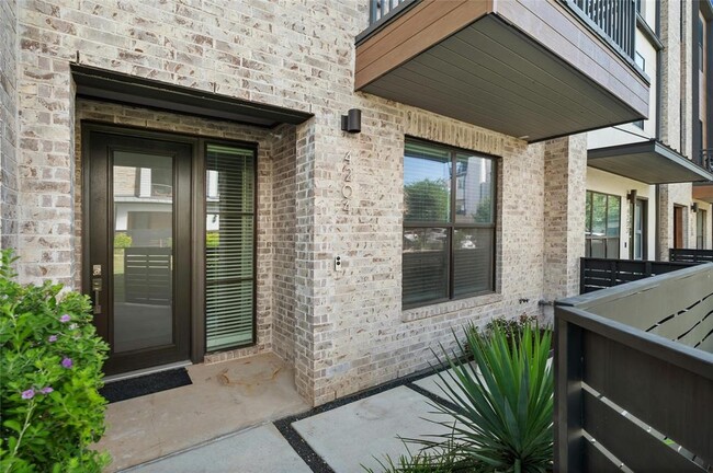 Building Photo - 4204 Elevator Dr