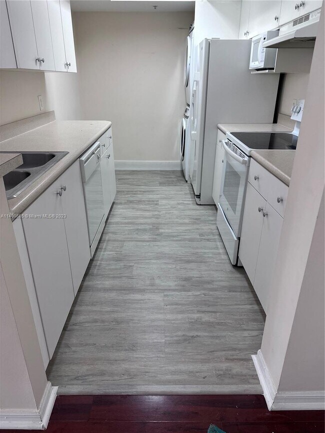 Foto del edificio - 5077 NW 7th St