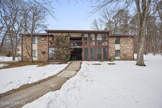 Building Photo - 110 Amberly Dr