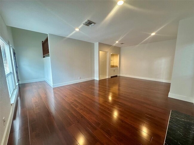 Foto del edificio - 2486 Bering Dr