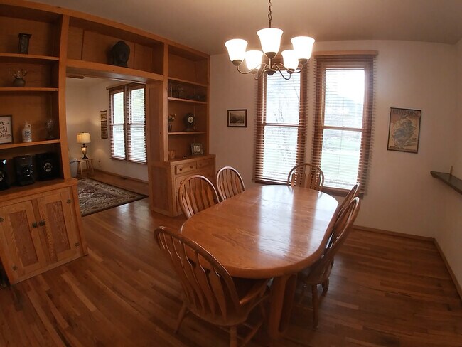 dining room - 7922 Co Rd 203
