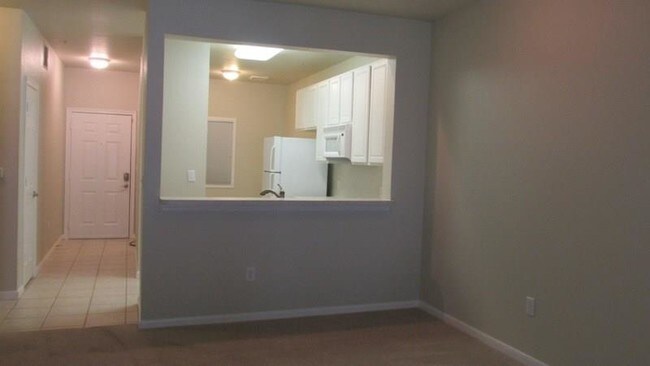 Building Photo - 2815 Kings Crossing Dr