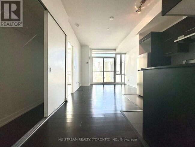 Photo du bâtiment - 170 Fort York Blvd