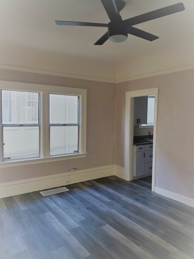 Building Photo - 836 45th St