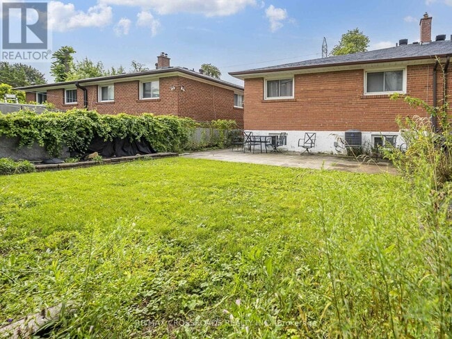 Building Photo - 14 Reiber Crescent