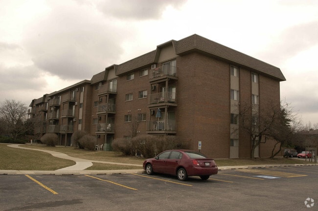 Lisle Place Condominiums