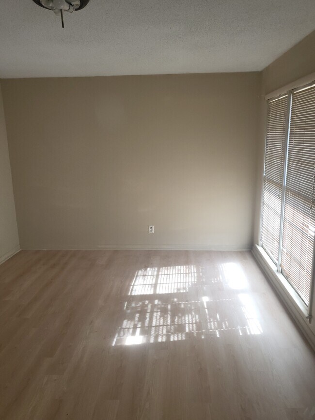 Foto del edificio - 3480 Shawnee Ln