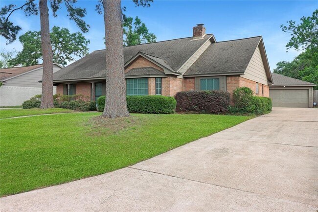 Building Photo - 731 Rustyleaf Ln