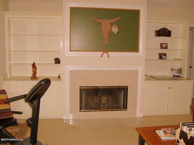 Foto del edificio - 23 Fox Valley Dr