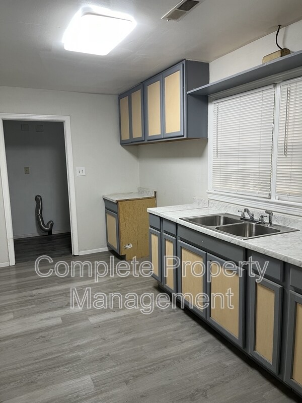 Building Photo - 4208 50th Ave N