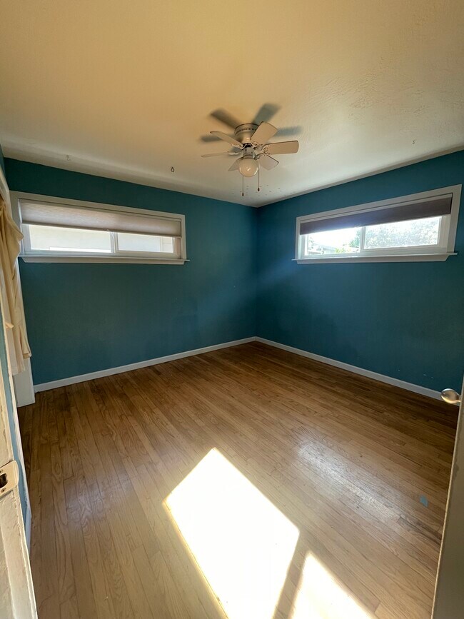 Building Photo - 1661 Hooker Oak Ave