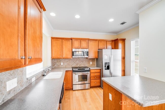 Building Photo - 2018 Sweetleaf Dr
