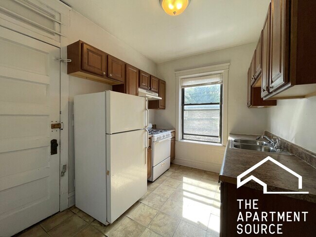 Foto del edificio - 2530 N Kedzie Blvd