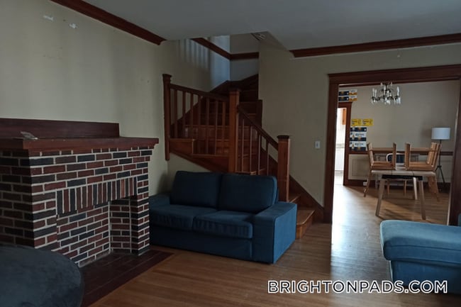 Building Photo - 31 Wade St