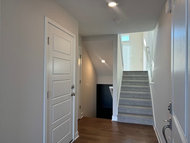 Building Photo - 3726 SW Clayton Dr