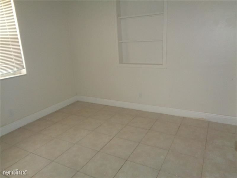 Building Photo - 2 br, 1 bath House - 5600 SW 48th St